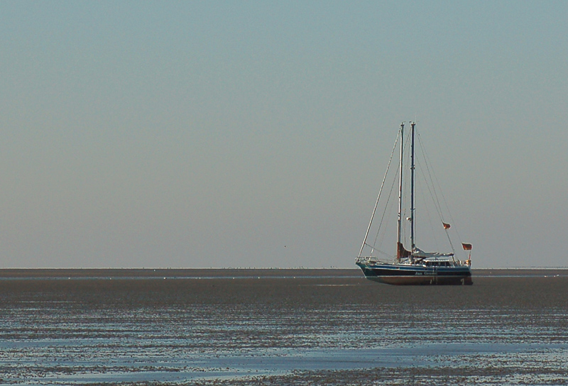 Boote im Watt vor Neuwerk